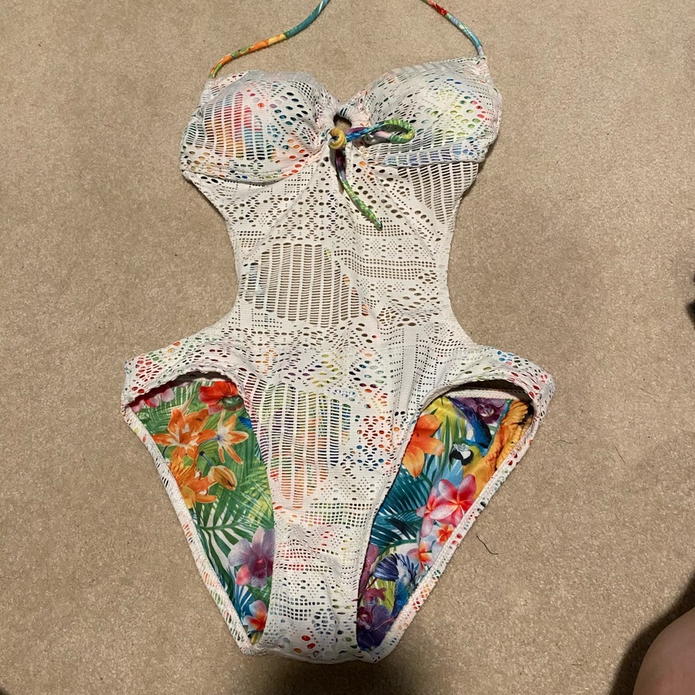 One piece bathing suit NEVER WORN